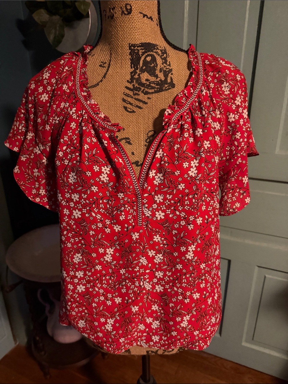 Max Studio Red Floral Split V-Neck Flutter Sleeve Blouse